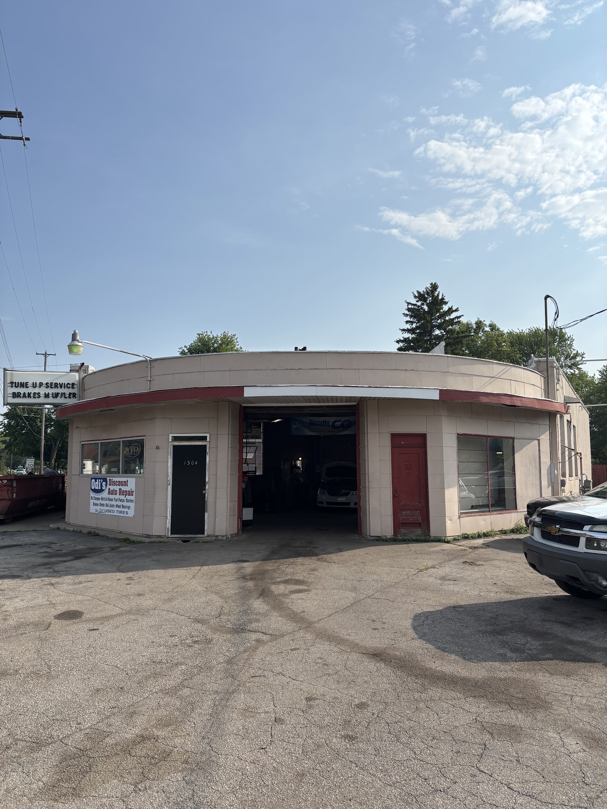 Odi's storefront